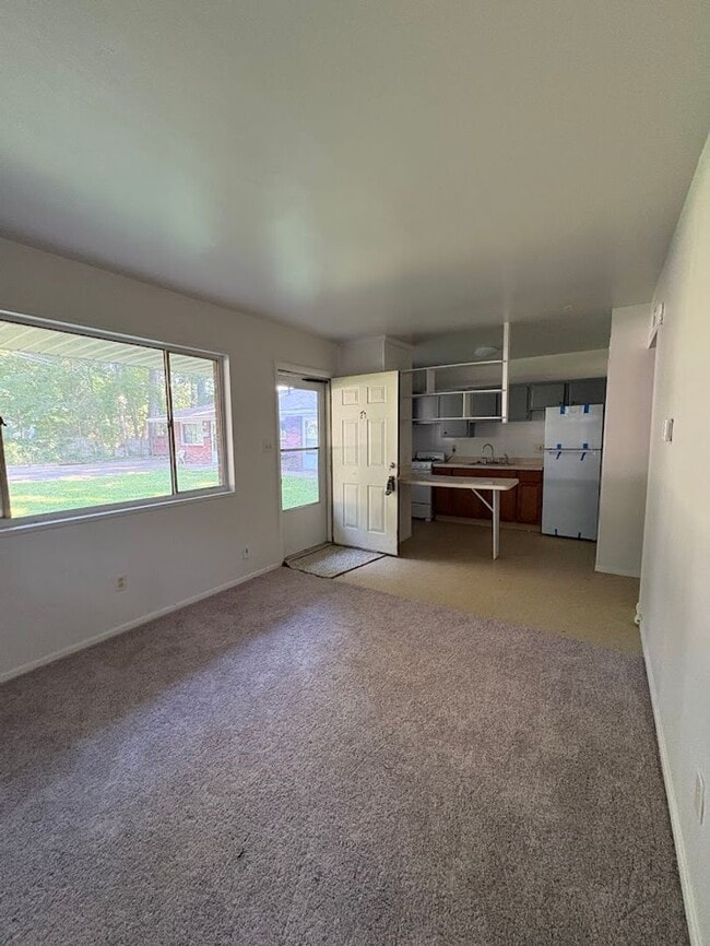 Building Photo - One bedroom one bathroom apartment for rent