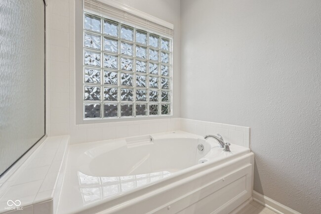 Building Photo - 15557 Bowie Dr