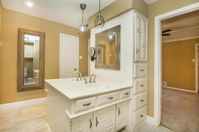 Building Photo - 9743 Burney Dr