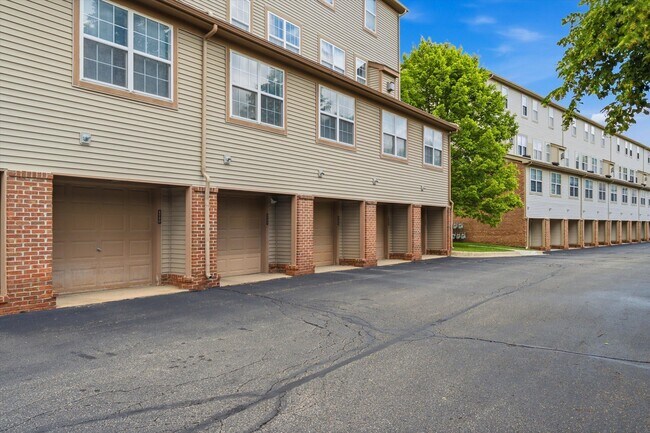 Building Photo - 2794 Barclay Wy