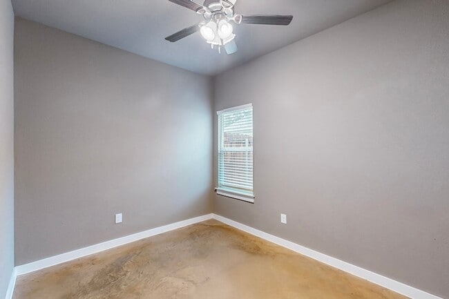 Building Photo - 209 S Baugh St