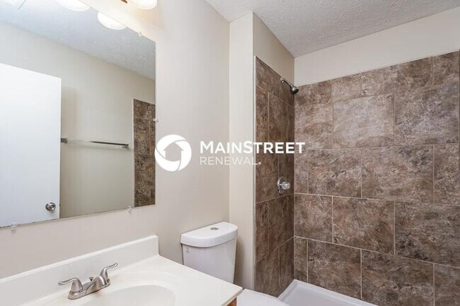 Building Photo - 3 Bedroom Pet-Friendly Home in Louisville,...