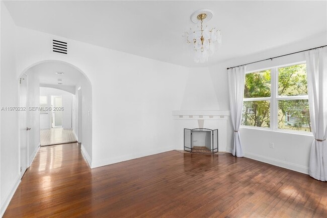 Building Photo - 1027 Euclid Ave