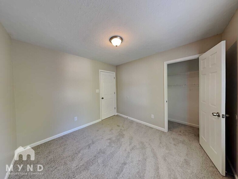 Building Photo - 381 Cottonwood Loop