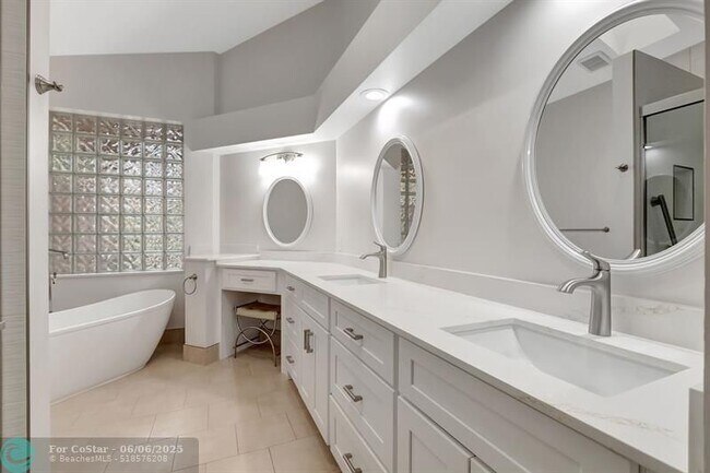 Building Photo - 11081 Springbrook Cir