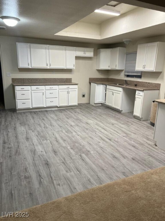 Building Photo - 664 Sky Rd