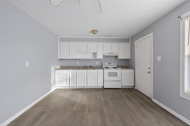 Building Photo - 2749 Dawson St