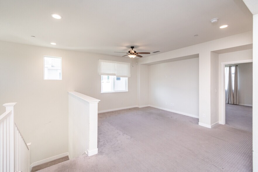 Building Photo - 4455 English Elm St