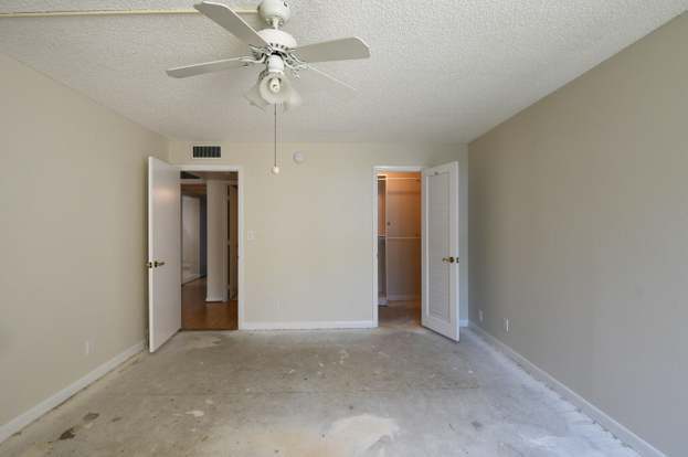Building Photo - 14 Royal Palm Way