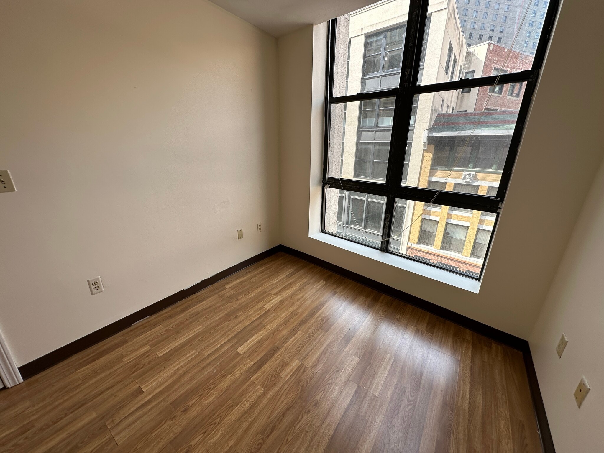 Building Photo - 76 Essex St