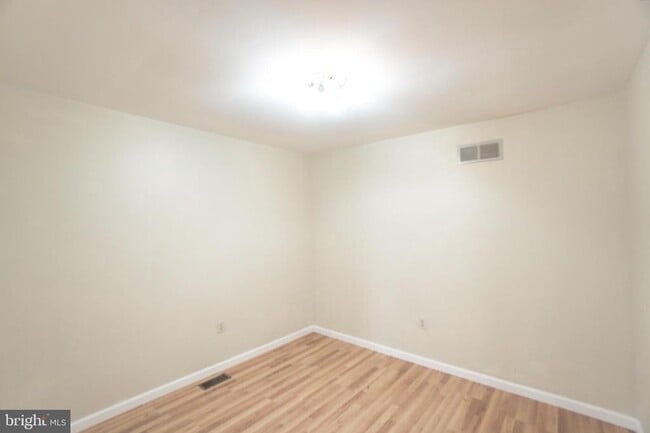 Building Photo - 1379 Gwynedale Way