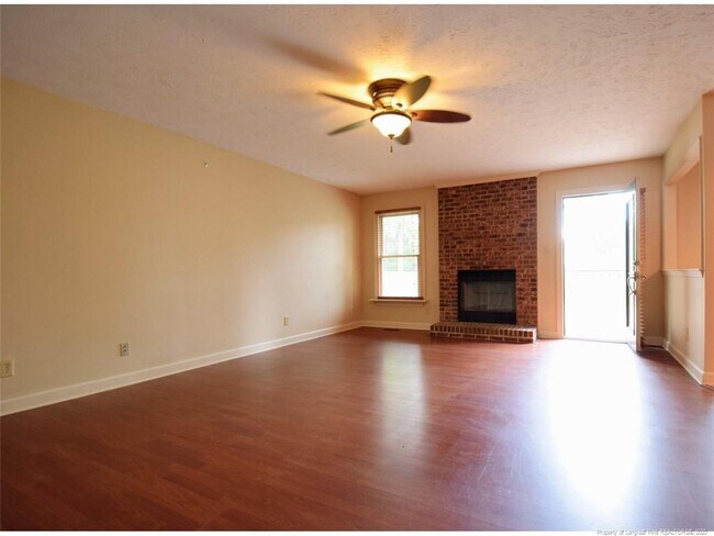 Building Photo - 6466 Brookshire St