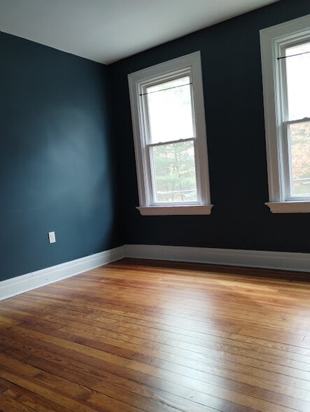 Building Photo - 503 Wallace Ave