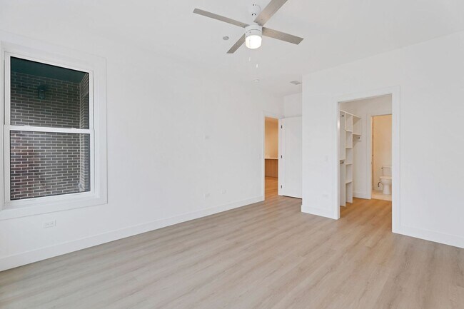 Building Photo - East Lakeview / Wrigleyville - Brand New C...