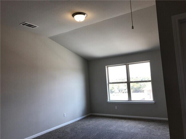 Building Photo - 801 Melda St