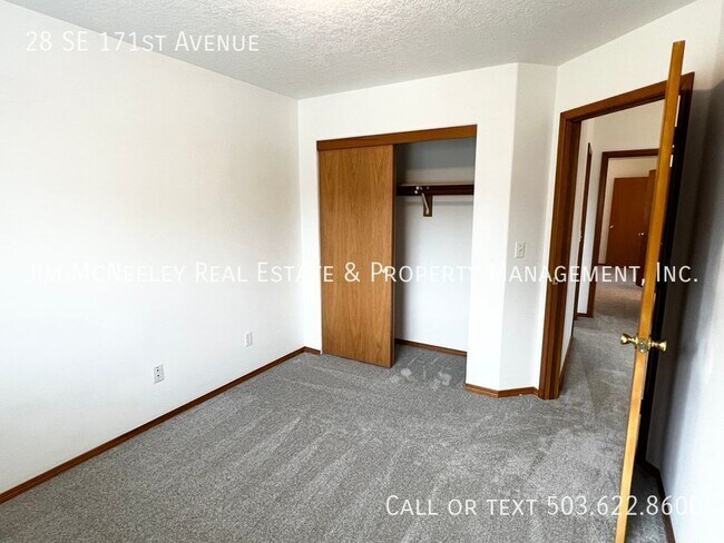 Building Photo - Nice 3 Bedroom Home