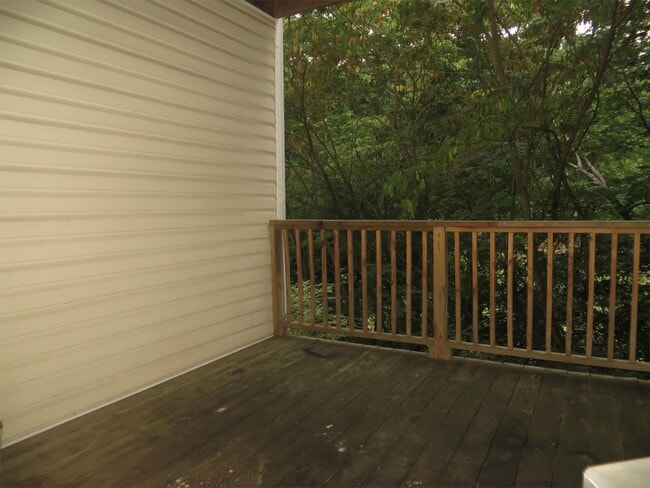 Building Photo - 8849 Fairview Bluff