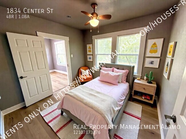 Building Photo - 1834 Center St