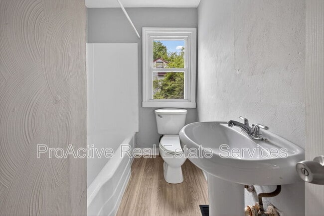 Building Photo - 900 Partridge Ave