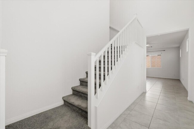 Building Photo - 10920 Oregano Ave