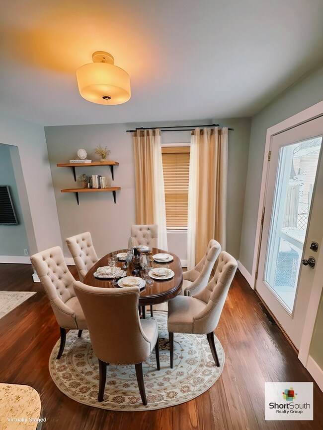 Building Photo - Updated - 3 bed 1.5 bath, with a detached garage