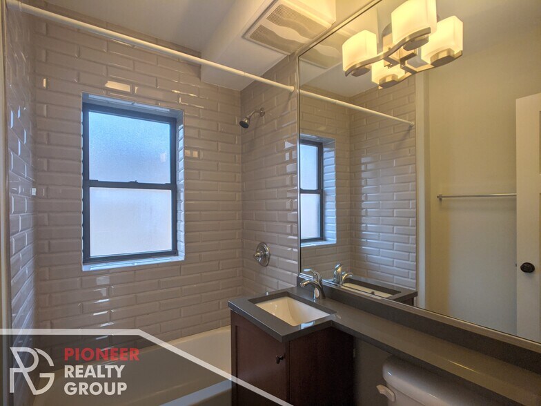 Building Photo - 506 W Arlington Pl