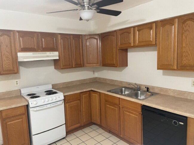 Building Photo - 5647 Cherry Wood Cir