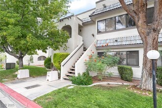 Building Photo - 1418 Santa Margarita St