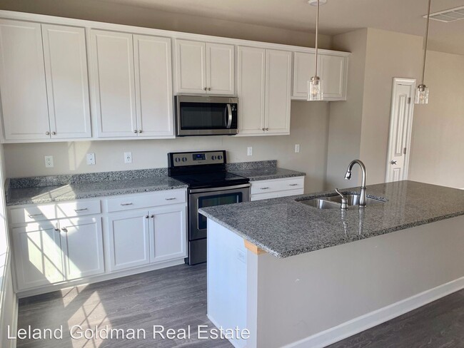 Primary Photo - 3 br, 2.5 bath House - 417 21st 1/2 Street