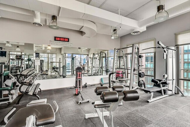 Building Photo - 2 E Erie St