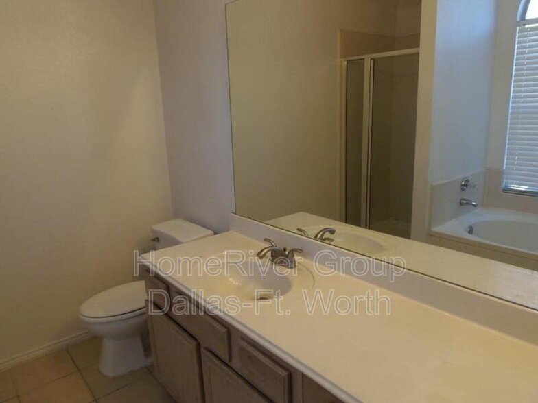 Building Photo - 5206 Wolverton Ct
