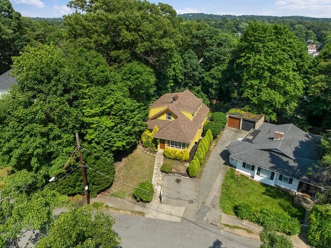 Building Photo - 50 Grove Hill Park