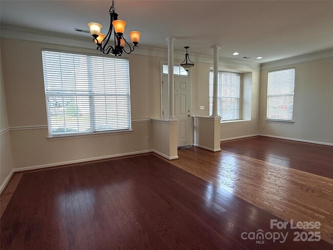 Building Photo - 7549 Bluff Point Ln