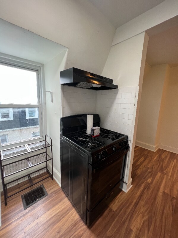 Building Photo - 511 Brinton St