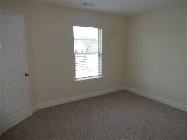 Building Photo - 2049 Greenfern Ct