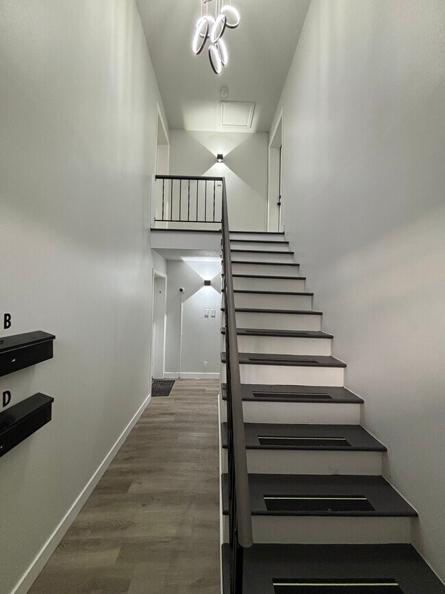 Building Photo - 2703 Center St