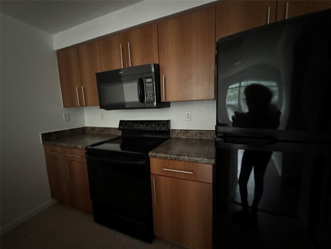 Building Photo - 5800 W Sample Rd