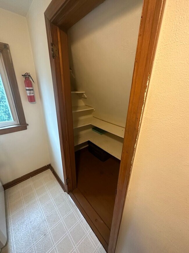 Building Photo - nce513