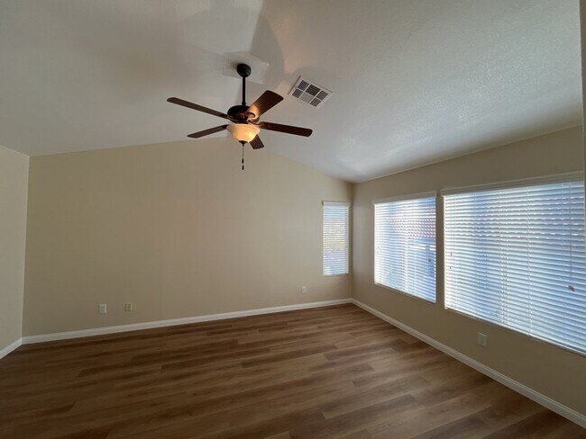 Building Photo - Encounter the ultimate luxury living experience with this 4-bedroom, 2197 sq ft house