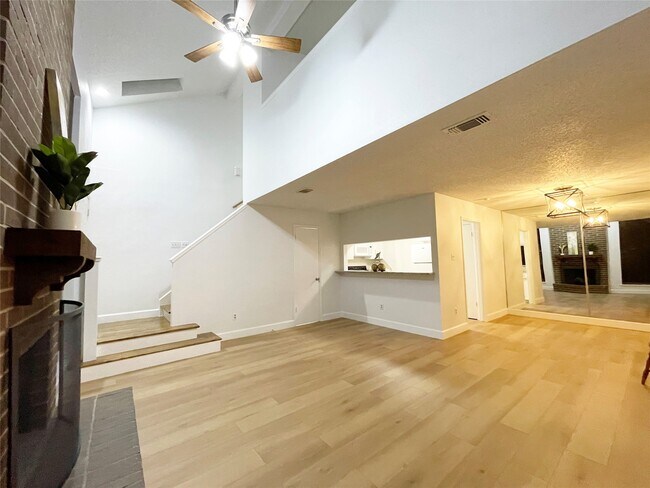 Primary Photo - 13716 Hollowgreen Dr