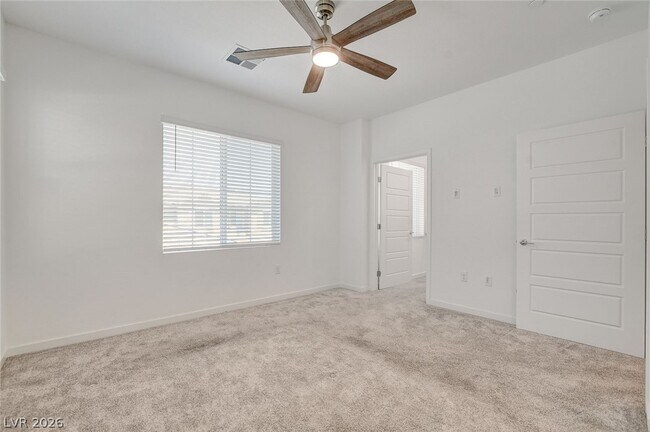 Building Photo - 5730 Sky Pointe Dr