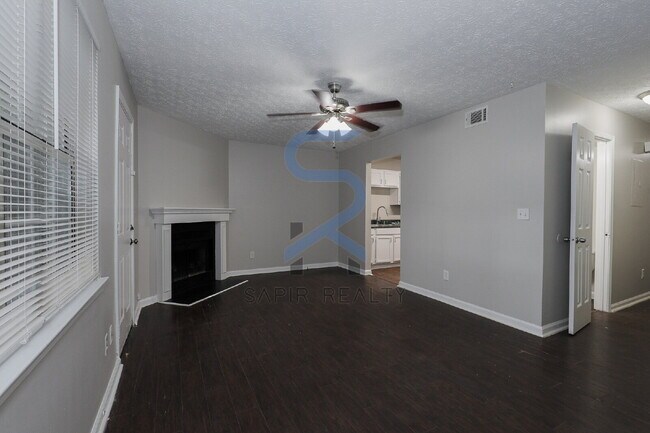 Building Photo - Move-In Special!  Move in on or before January 15th  and receive a $500 discount on your first mo...