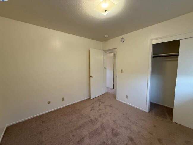 Building Photo - 821 Coburn Ct