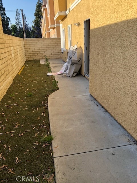 Building Photo - 319 Lampman Way