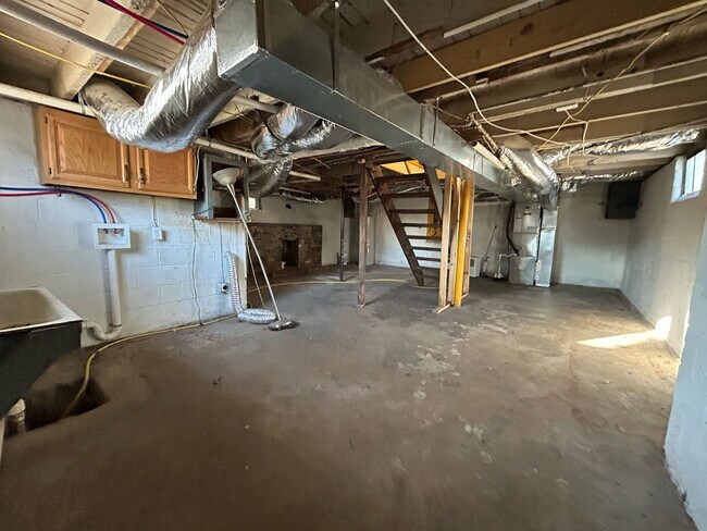 Building Photo - 316 Ferguson St