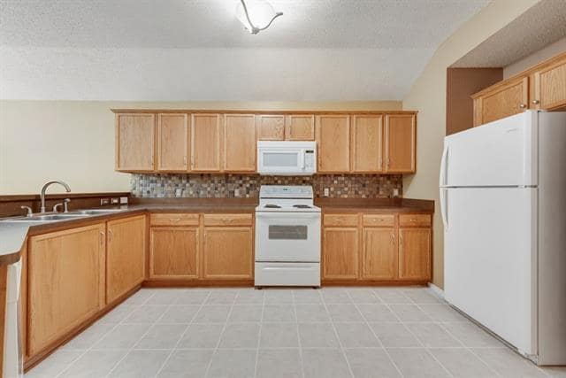 Building Photo - 9909 Coolidge Dr