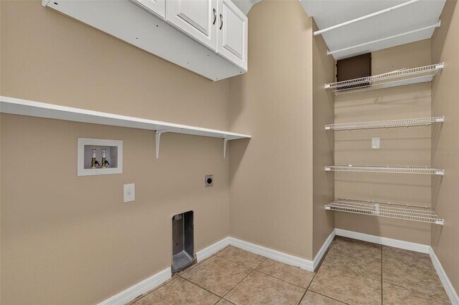 Building Photo - 817 Ashentree Dr