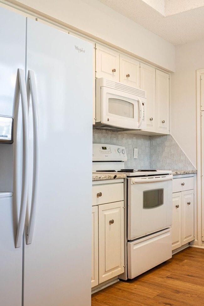 Building Photo - 6508-6510 Alford