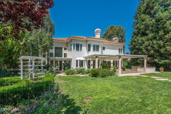 Building Photo - 31858 Saddletree Dr