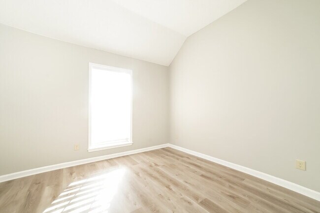 Building Photo - 4599 Meadow Cliff Dr